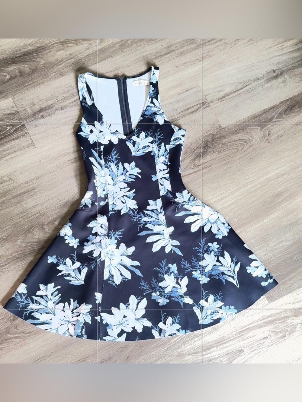 Abercrombie & Fitch fit and flare dress - Picture 3 of 4